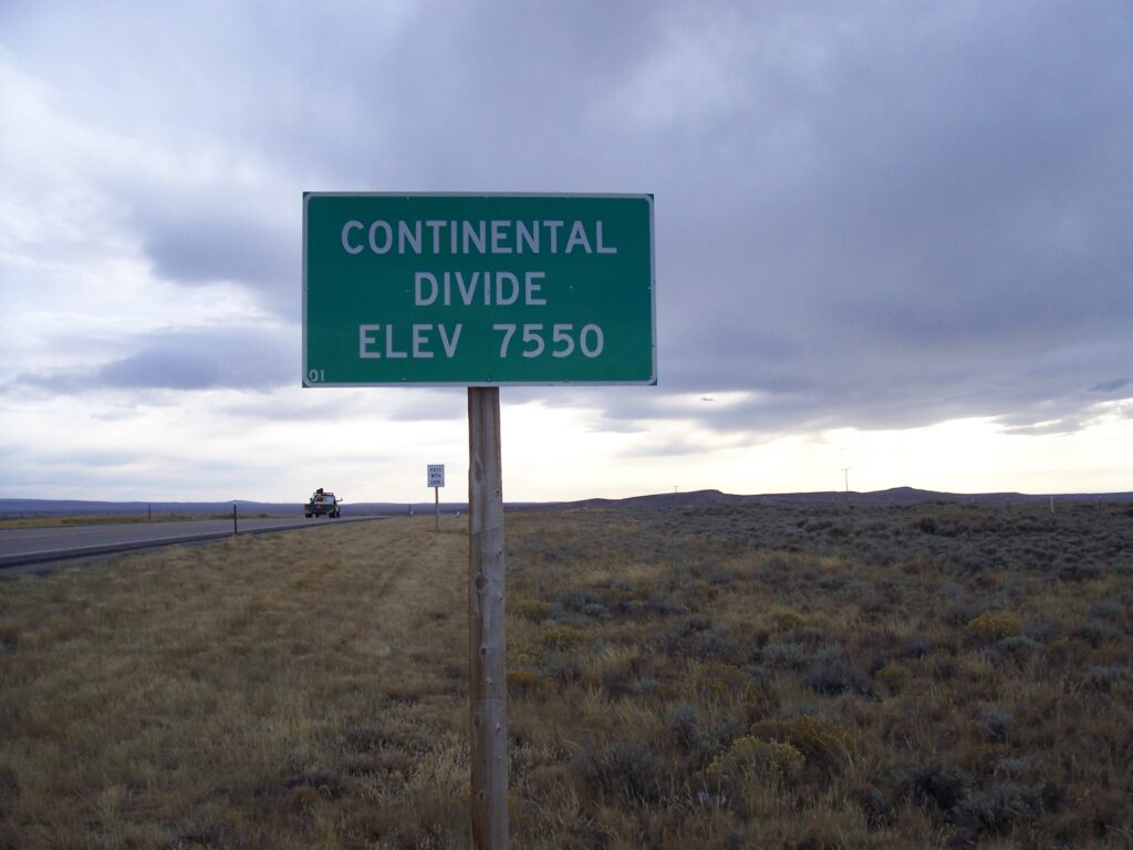 sign-for-continental-divide-elevation-7550