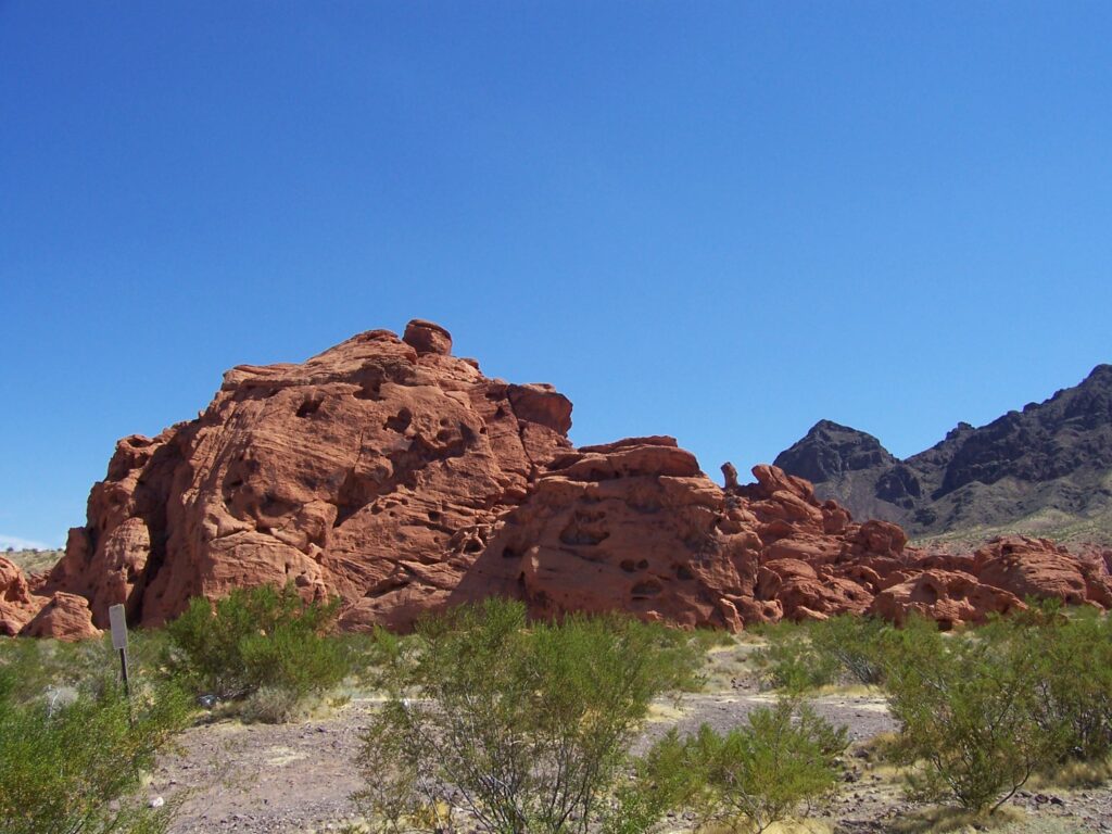 photo-AZ-closeup-red-rock-outcropping