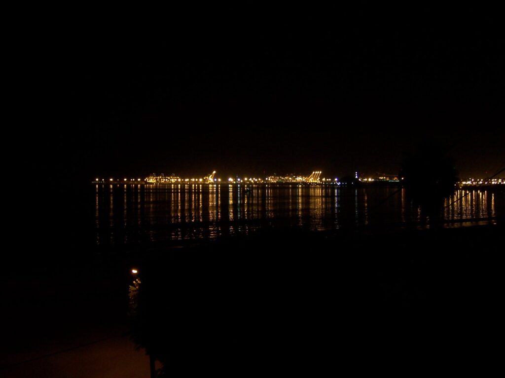 photo-night-view-container-port-long-beach
